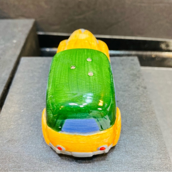 AIRSTREAM & PANEL WAGON Woody Salt & Pepper Shaker Car Camper Trailer W Stoppers - Picture 6 of 14